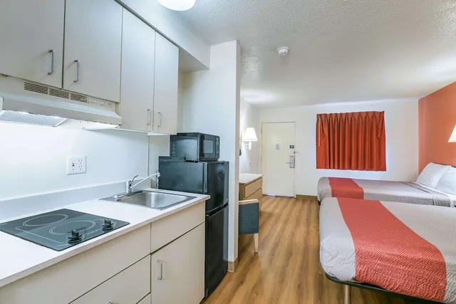 Standard, 2 Queen Beds, Accessible, Motel6 Dothan, AL 1/10