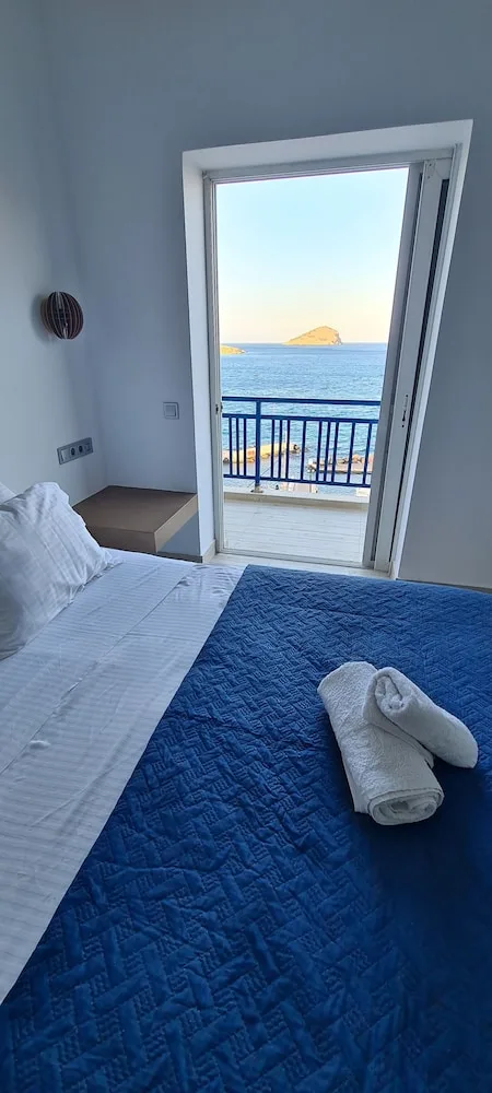 غرفة ديلوكس بسرير مزدوج أو سريرين منفصلين بإطلالة على البحر، Kiani Akti Hotel 1/1