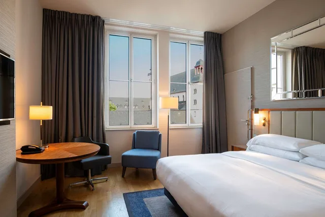 غرفة بسرير كينج بإطلالة، Hilton Cologne Hotel 2/5