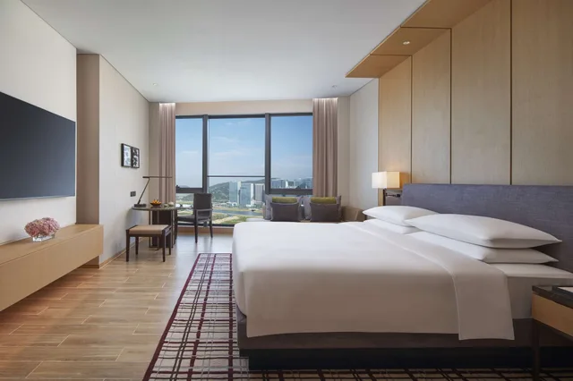 غرفة بسرير كينج بشرفة، Hyatt Regency Hengqin 1/7