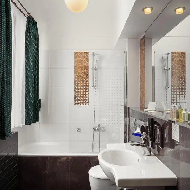 غرفة مفردة، The Charles Hotel 5/14