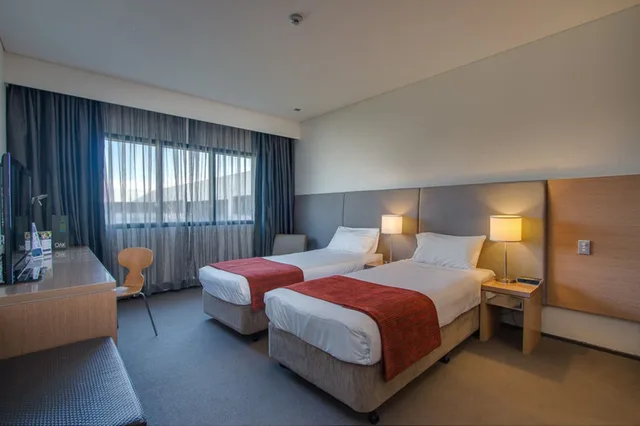 غرفة قياسية بسريرين منفصلين، Alpha Hotel Eastern Creek 2/3