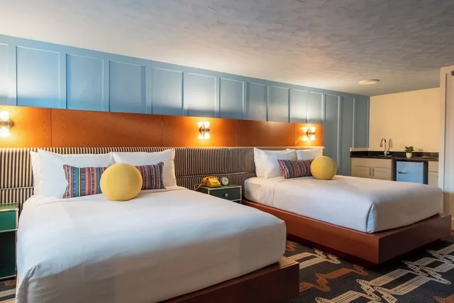 Efficiency, Suite, 2 Queen Beds, Pet Friendly، Ogunquit Hotel 1/10