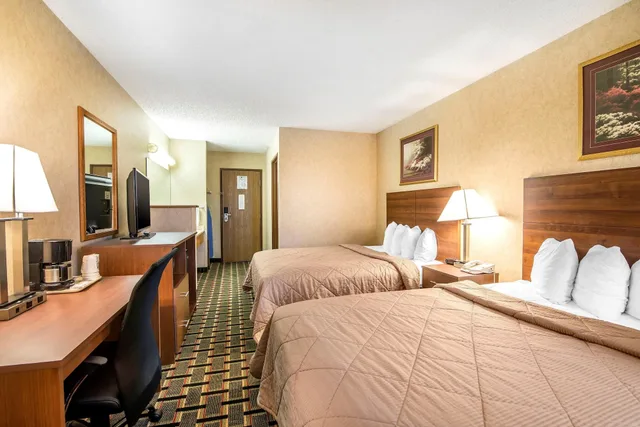 غرفة قياسية بسريرين كوين، Quality Inn Raton, NM 4/7