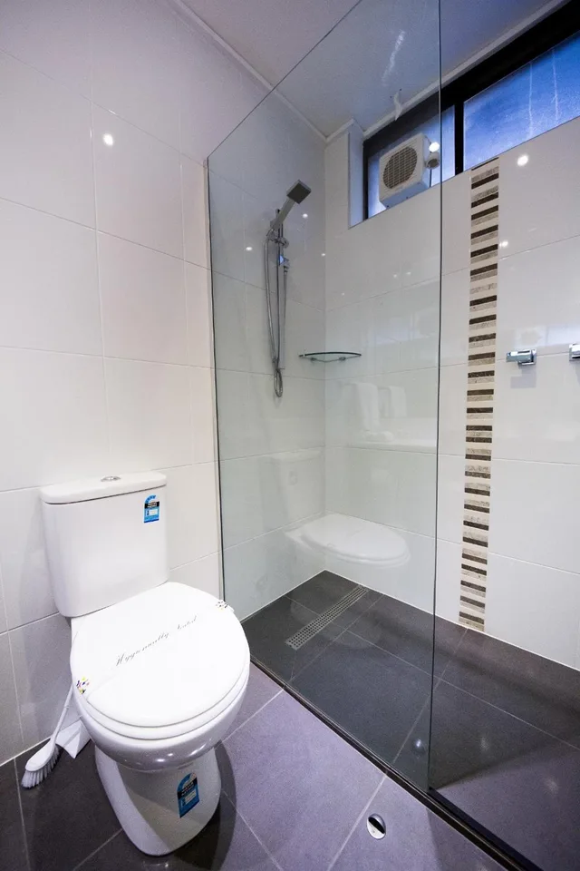 غرفة تنفيذية، Sandown Regency 10/10
