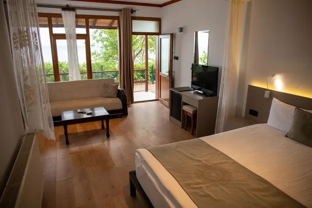 جناح، SINOP ANTIK OTEL 9/10