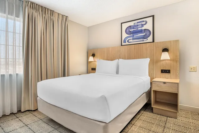 جناح بسريرين كوين بغرفة نوم واحدة، Sonesta Simply Suites Las Vegas 1/10