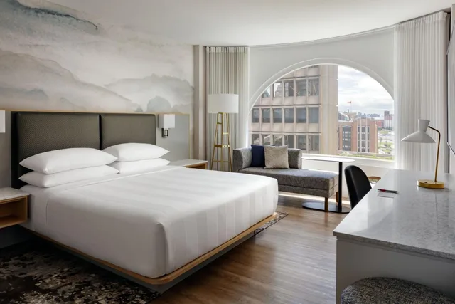 غرفة ديلوكس بسرير كينج، Marriott Chateau Champlain 2/10