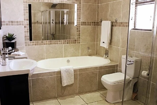 غرفة تنفيذية بسرير كينج، Casa Flora Guesthouse 3/4