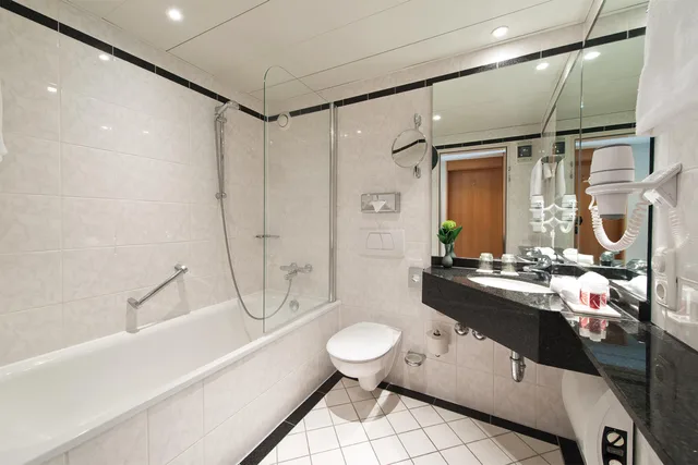 غرفة قياسية بسرير مزدوج أو سريرين منفصلين، Leonardo Royal Hotel Baden Baden 7/8