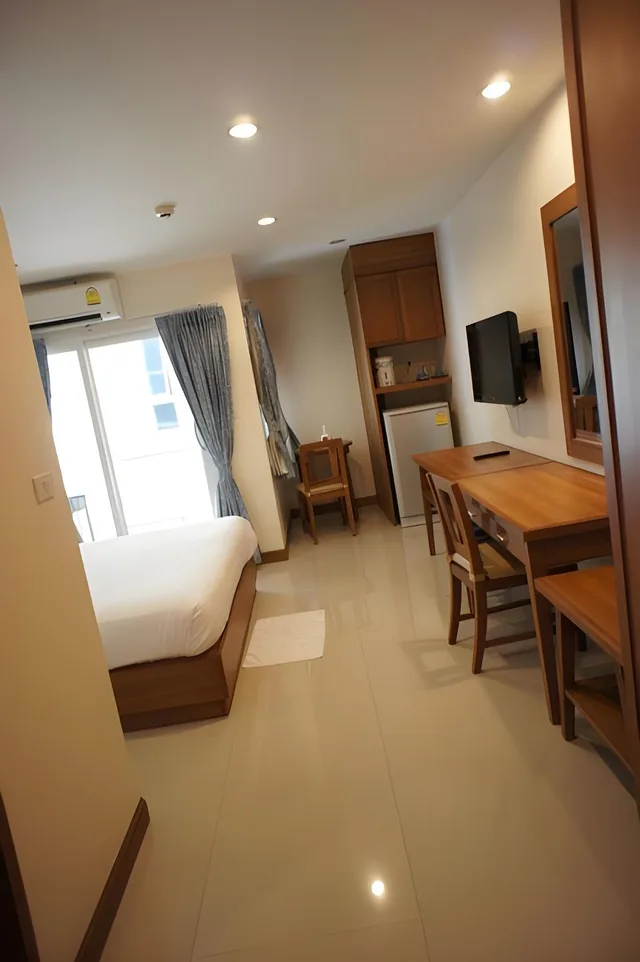 غرفة قياسية بسرير كينج بشرفة، D Apartment 2 2/2