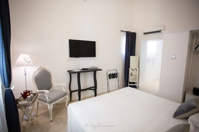 غرفة سوبيريور بسرير كينج، Palazzo Del Poeta 5/7