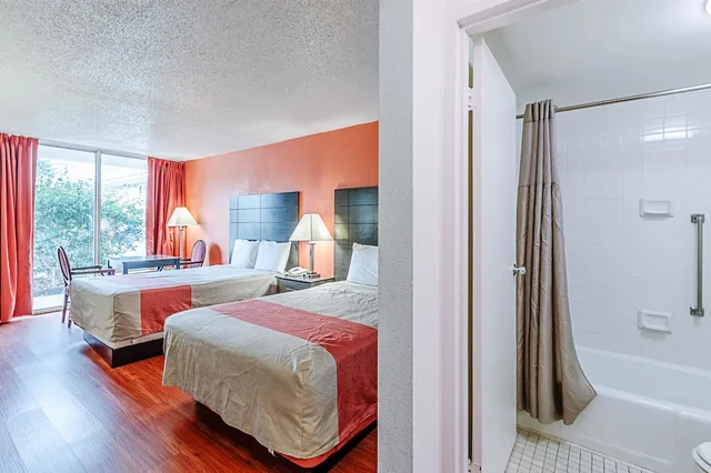 Deluxe, 2 Double Beds, Motel6 Dumfries, VA 4/5