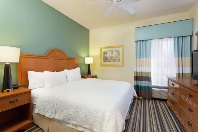 1 Bedroom, Suite, King Bed, Sofa, Kitchen, Hampton Inn & Suites Venice Bayside South Sarasota 4/9