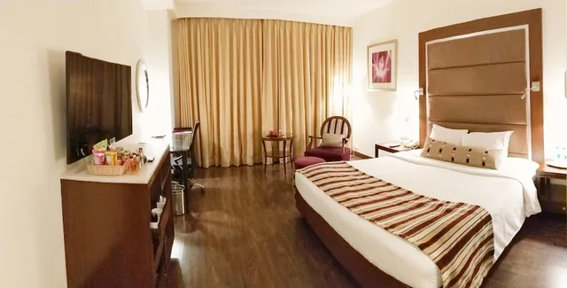 غرفة ديلوكس بحوض استحمام، Royal Orchid Central Pune 2/4