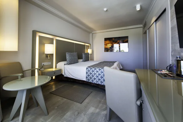 غرفة بإطلالة على المسبح بشرفة مفردة بسرير مزدوج، Spring Hotel Vulcano 3/5