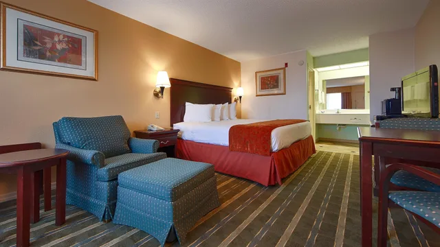 غرفة قياسية بسرير كينج للمدخنين، Best Western Lake Okeechobee 7/10