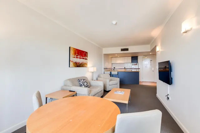 1 Bedroom, Executive, King Bed, CENTRAL COSMO APARTMENTS 6/10