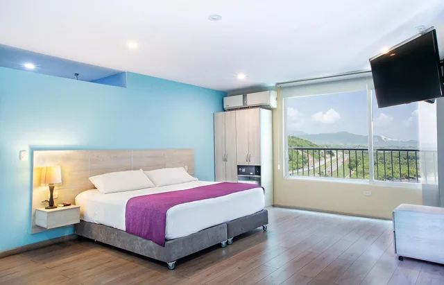 جناح، Santorini Casablanca 2/4