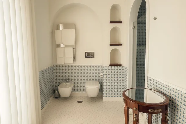 Comfort, 1 King and 1 Single Beds, Lateral Side Sea View، Grand Hotel Europa Palace 9/9