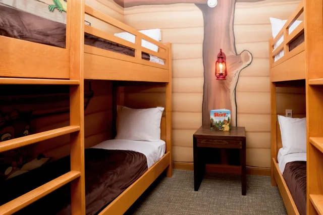 Suite, Cabin, 1 Queen and 2 Bunk Beds, Queen Bed، Great Wolf Lodge Bloomington 2/4
