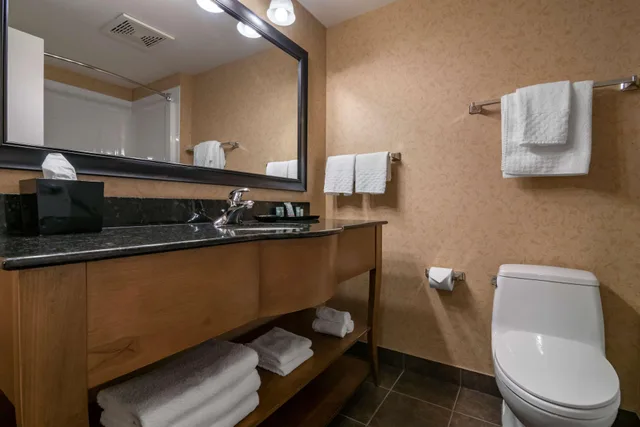 جناح، Best Western Sicamous Inn 6/6