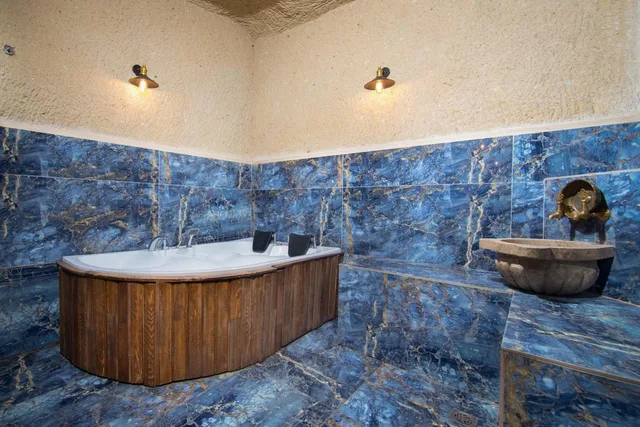 جناح جونيور بمسبح خاص، Cappa Via Cave Hotel 10/10