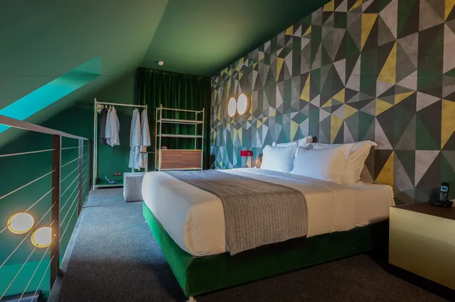 1 Bedroom, Junior Suite, King Bed, Stories Boutique Hotel 1/2