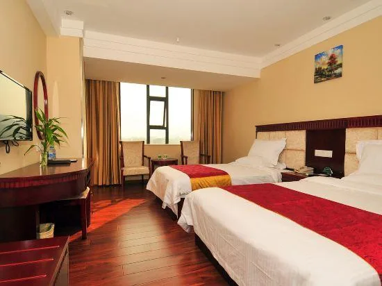 غرفة عائلية بسرير كوين وسرير فردي، Greentree Inn Sanya Jiyang District Yalongbay Yingbin Avenue Hotel 2/2