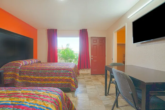 غرفة بسريرين مزدوجين، Vali Ho Motel By OYO Weslaco Mercedes 3/6