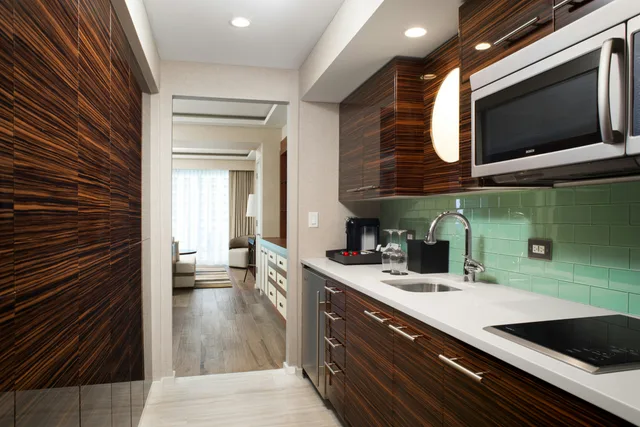 Junior Suite, Pool Side، Conrad Fort Lauderdale Beach 4/5