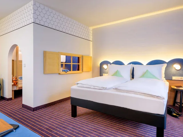 غرفة كومفورت بسريرين منفصلين وسرير مزدوج وسريرين منفصلين، ibis Styles Leipzig 2/10