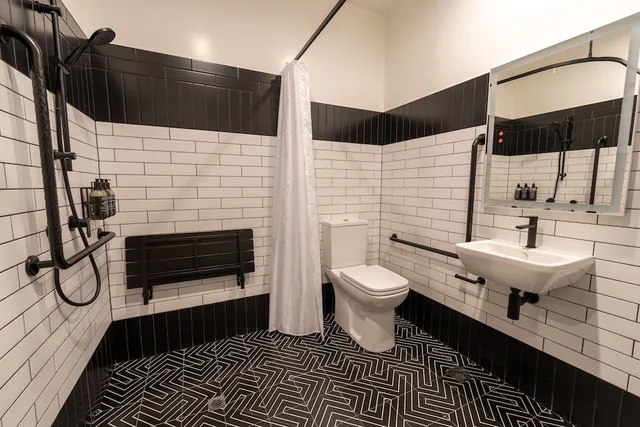 غرفة بسرير كينج لذوي الإعاقة، TRYP by Wyndham Wellington, Tory Street 2/2