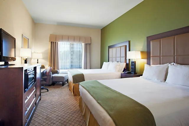 غرفة قياسية بسريرين كوين بشرفة، Holiday Inn Express And Suites Silt Rifle 1/1