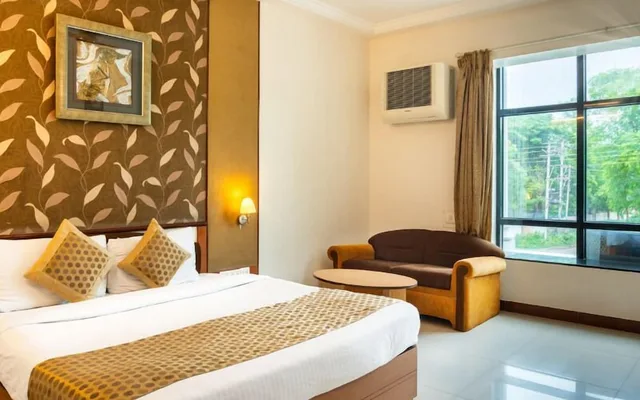 Executive, Double Bed, City View, HOTEL ROYAL PALACE 1/6