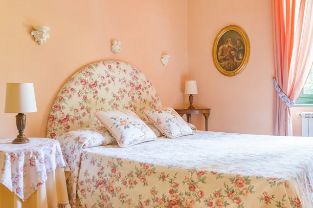 فيلا ديلوكس بسرير مزدوج وسرير فردي بإطلالة على المتنزه، Boutique Hotel Villa Sostaga 4/9