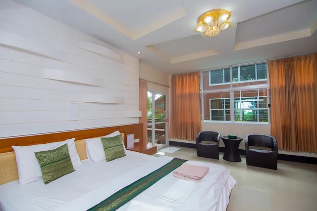 Family, Villa, Bungalow, King and Queen Bed, Two Story, Exterior Entrance، Mountain Resort Koh Lipe 2/3