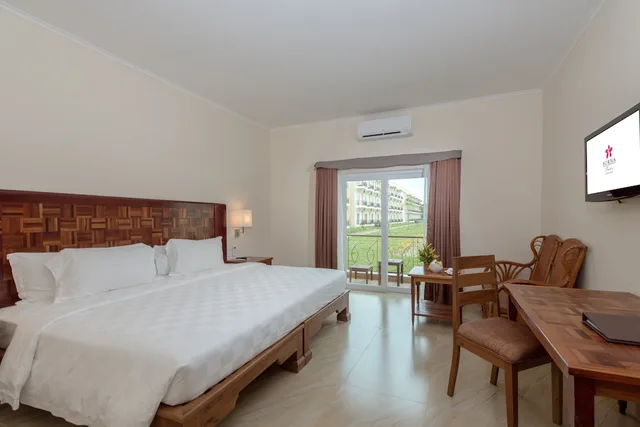 Superior, King Bed, Pool View, Sokha Palace Siem Reap Hotel 1/4