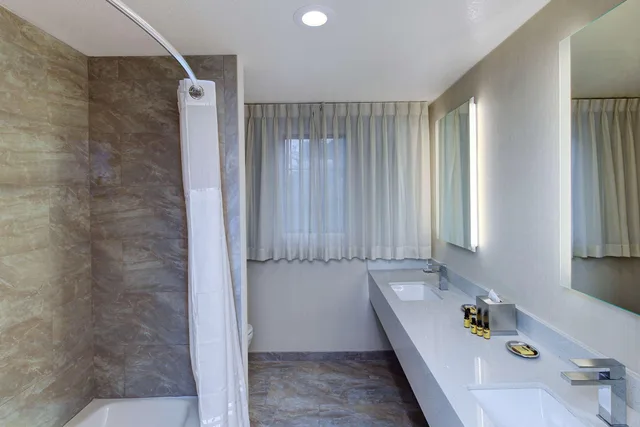 جناح بسرير كينج بشرفة، Best Western Plus Carpinteria Inn 7/7