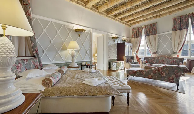 جناح فاخر، Bonerowski Palace 2/2