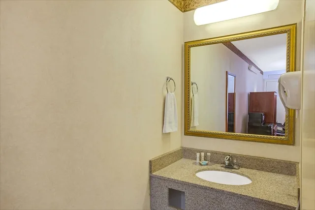 غرفة بسريرين مزدوجين، Travelodge by Wyndham Parsippany 8/10