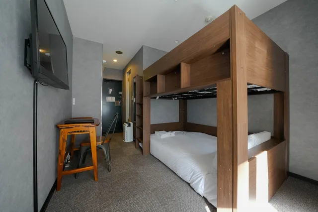 غرفة قياسية رباعية بفراش فوتون وسرير بطابقين، Residence Hotel Stripe Sapporo 5/5