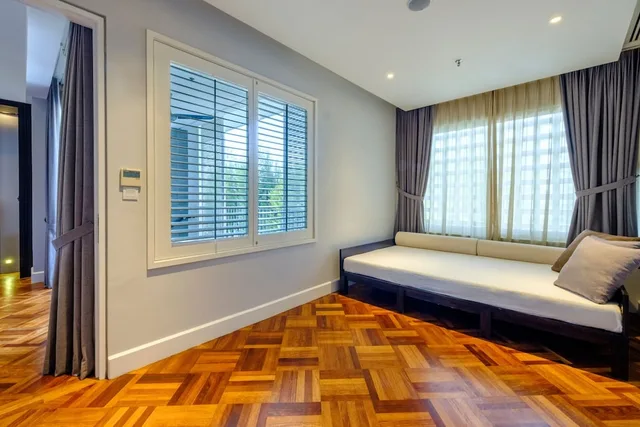 جناح ديلوكس بسرير كينج وسرير فردي بإطلالة على البحر بشرفة، Lone Pine Penang a Tribute Portfolio Resort 5/9