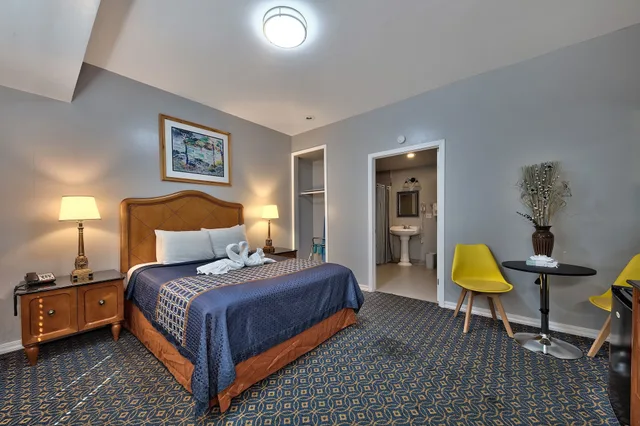 غرفة قياسية مفردة بسرير كوين، Lake Ridge Hotel 3/10
