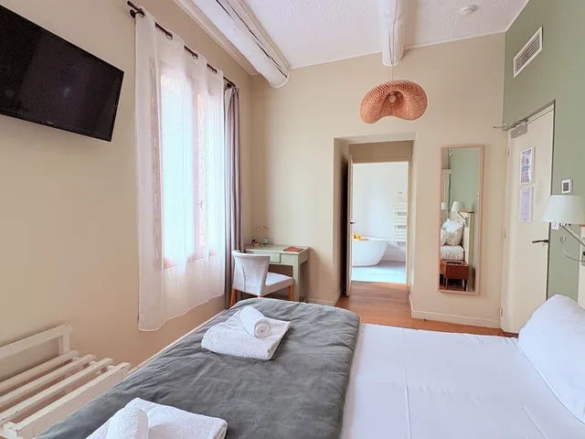 Signature, Twin Beds, Domaine Cie 1/8