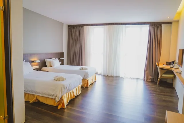 غرفة ديلوكس بسريرين منفصلين، Roxy Hotel Serian 8/10