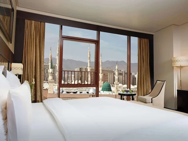 جناح تنفيذي بسرير كينج بإطلالة على الحرم، زمزم بولمان المدينة(PULLMAN ZAMZAM MADINA) 3/5