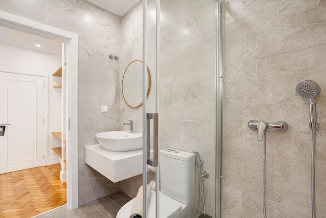 City, Triple, 1 Double and 1 Single Bed، Home Out Rooms and Apartments 6/7