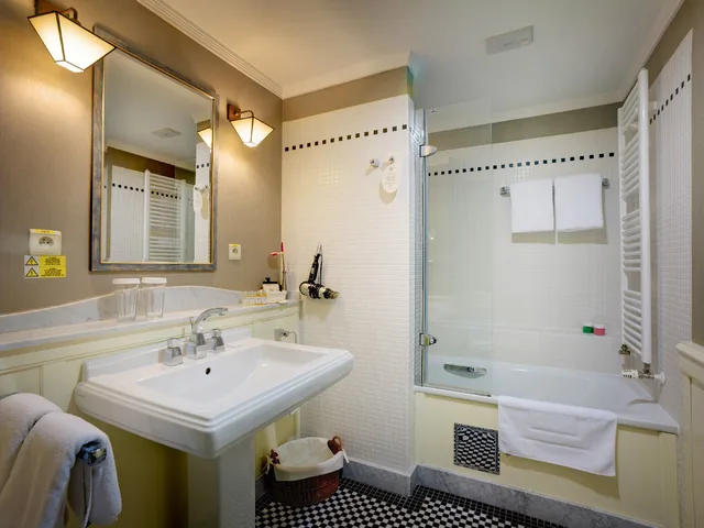 غرفة كلاسيكية بسرير مزدوج، Marrol S Hotel 5/6