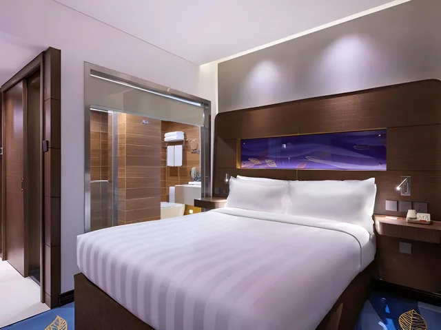 Superior Suite Queen Size Bed (West Building)، Peace Hotel Beijing(ex Novotel Peace Hotel Beijing) 1/1